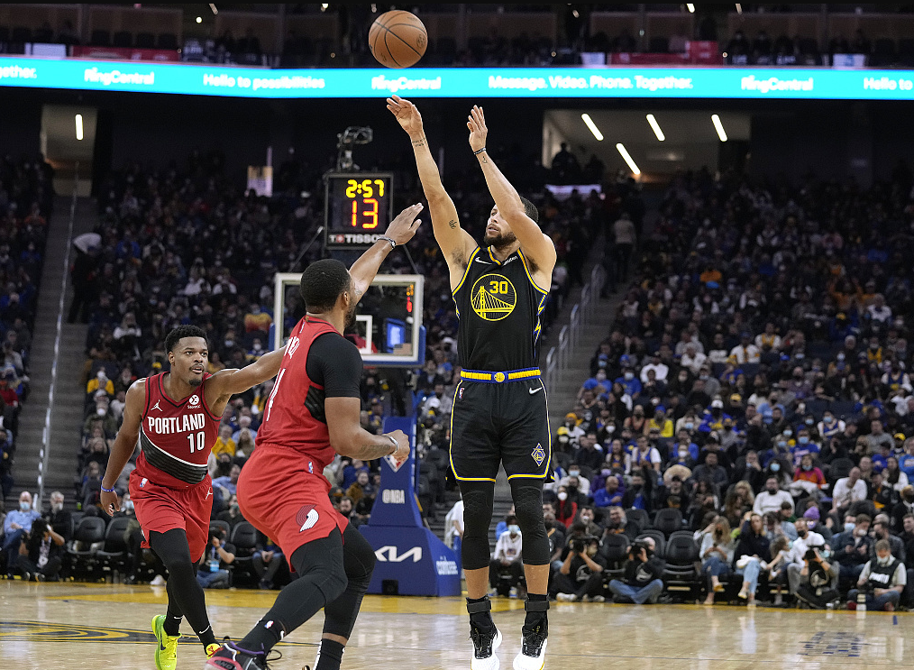  库里三分绝杀 勇士逆转凯尔特人  