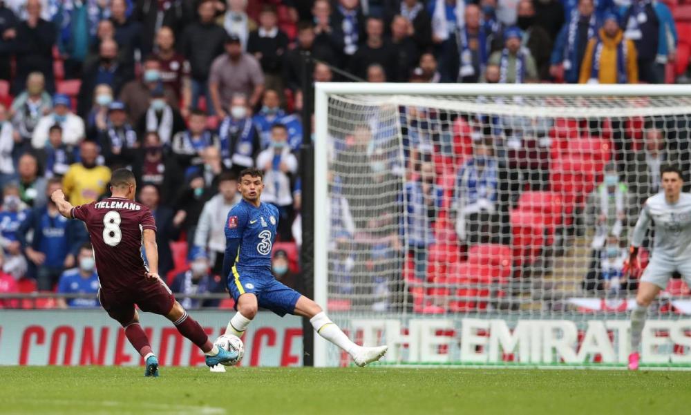  蒂莱曼斯挑射破僵莱斯特城中场核心助队击败热刺